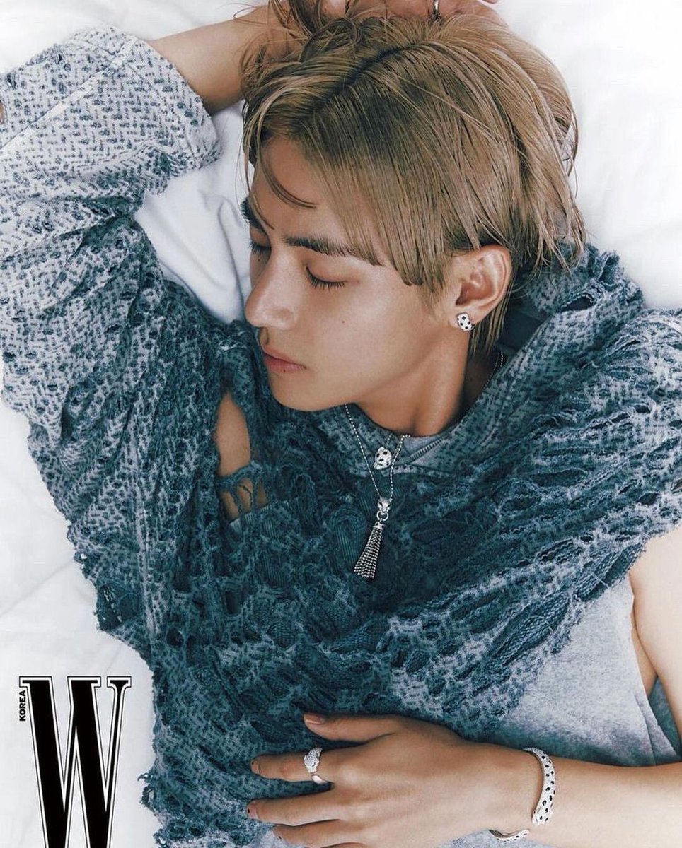 247Seoul's tweet photo. #BTS #btsmerch #btsmerchandise #btsv #taehyung #kimtaehyung #thv #taehyungmagazine #vmagazine #wkorea #btsmagazine #wkoreabts #btswkorea #btstaehyung #btsvsolo #taehyungsolo #bwi #wtsph #yeontan #tannies #arenna #arennahomme https://t.co/hAzS2ELWz6