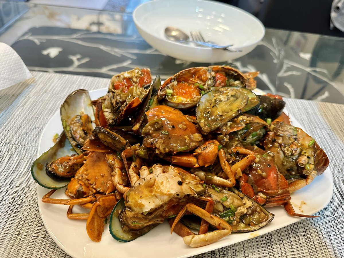 Darkar014's tweet photo. TGIF and long weekend kaya lalaban sa kainan ngayon. https://t.co/54P5s8twMc