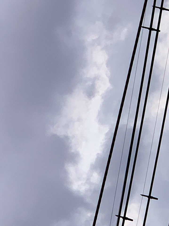 「雲の横顔は一番見つけやすい。  」|芦野公平 kohei ashinoのイラスト