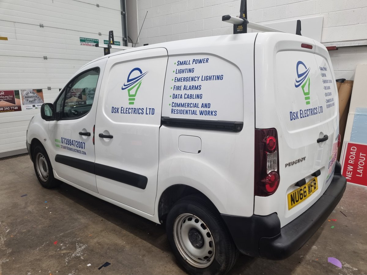 ExpressSignsLtd's tweet photo. Less is more with this simple yet effective design for DSK Electrics Ltd. #vehicelgraphics #cutvinyl https://t.co/by0kHyXD36