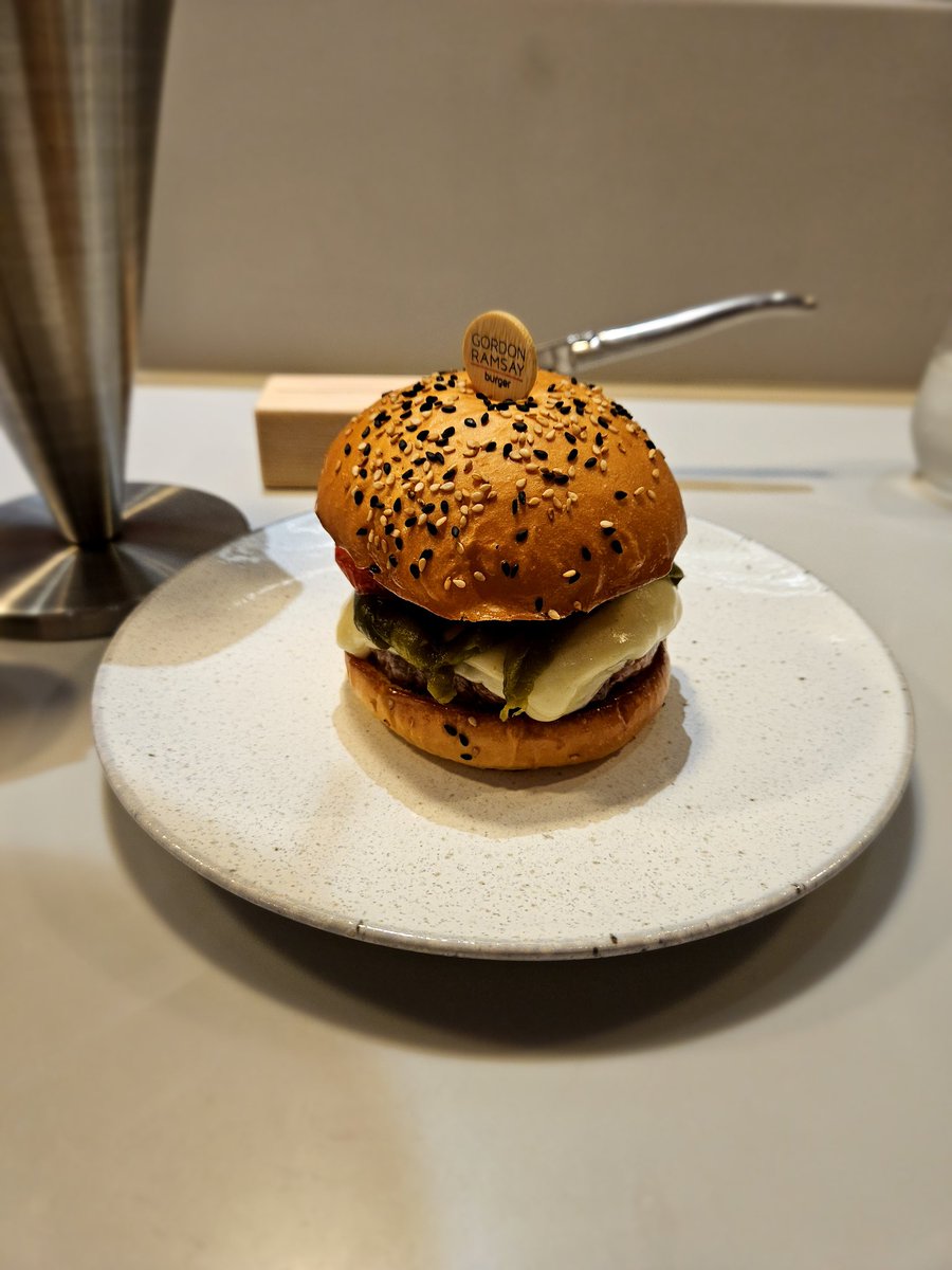 Nematic20's tweet photo. 진짜 맛있긴하다 https://t.co/PgMh1HXMWq