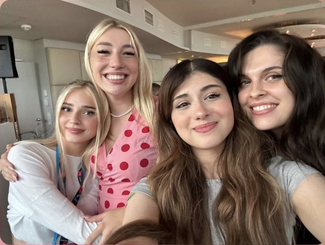 HoneyPuu tweet media