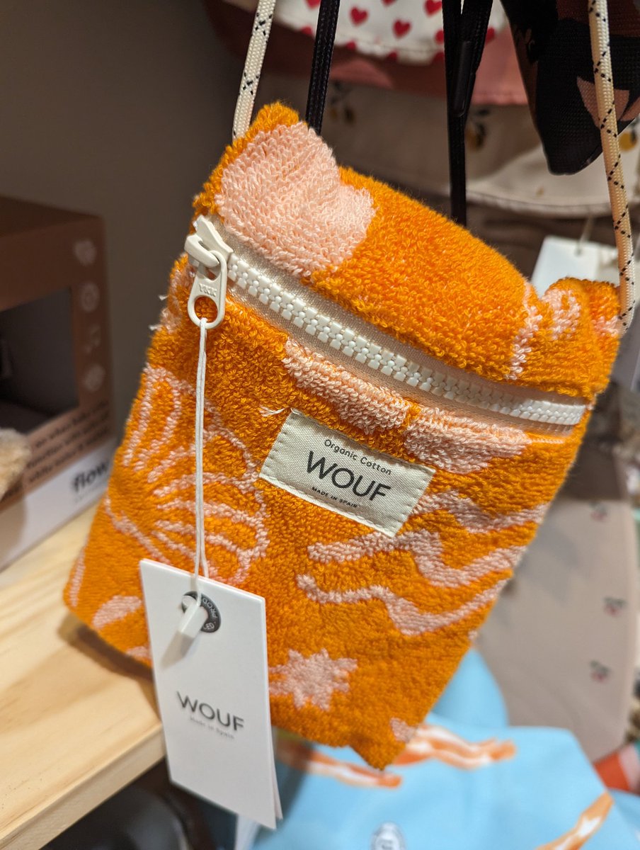 Hey <a href="/limsa_daulnay/">Limsa Daulnay aka Chauny Cinco</a>, faut demander des royalties.