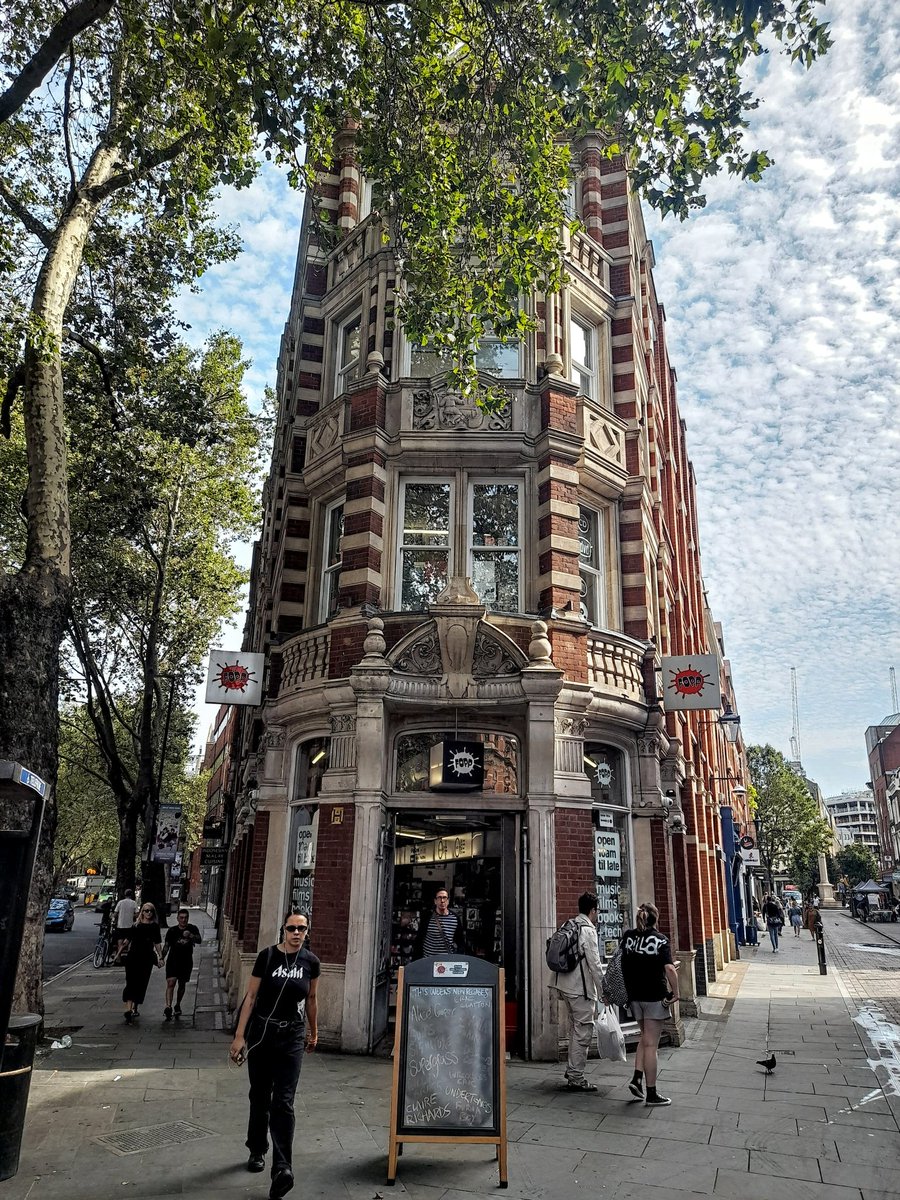 Fopp Covent Garden tweet media