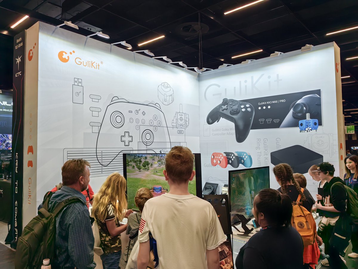 #giveaway Spread out! Come win new controller GuliKit KK3! Retweet and say ' I want this new controller!' 5 winners picked on 5th Sep! Send out when available. #gamescom2023 #GuliKit #Newlaunch