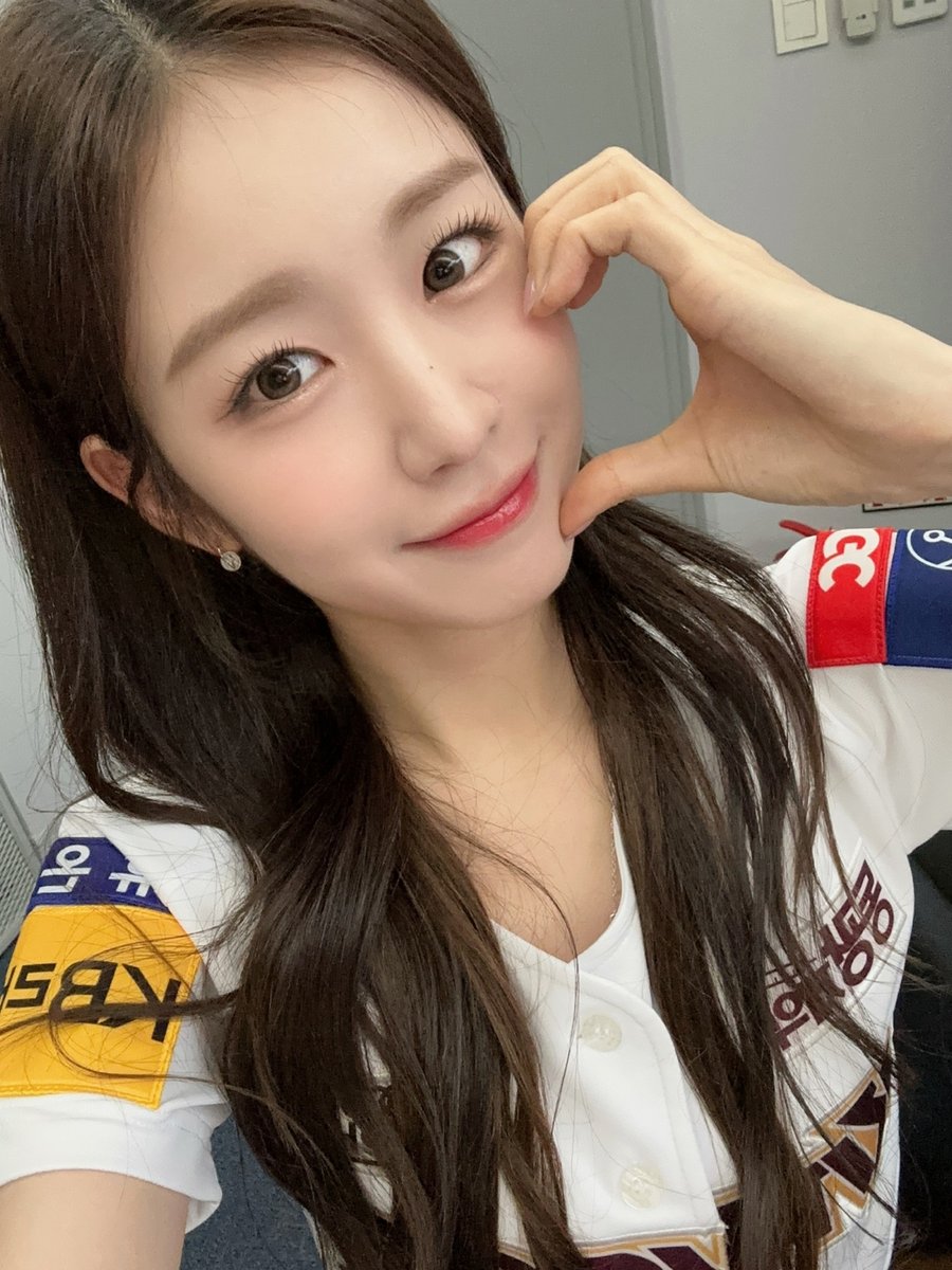 [📷]
그라운드에서 오랜만에 보여 준 Rollercoaster 🎢

#wooah #우아