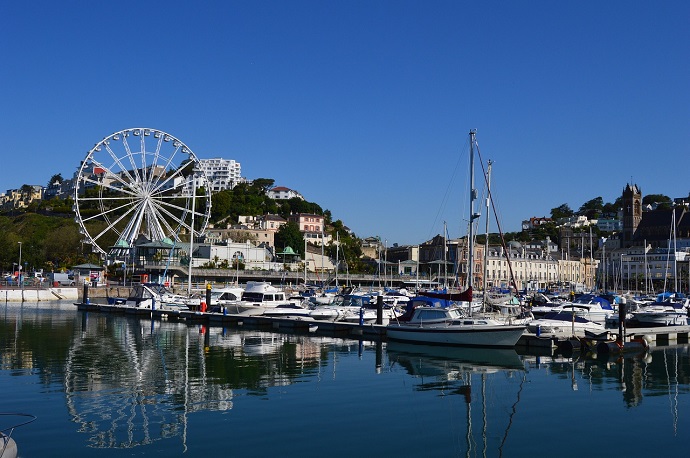 A day out at the seaside sure works up a thirst. Check out our #puboftheweek - the excellent <a href="/offshore/">offshore</a> Bar, Torquay 👉 dartmoorbrewery.co.uk/blog/2023/08/2…