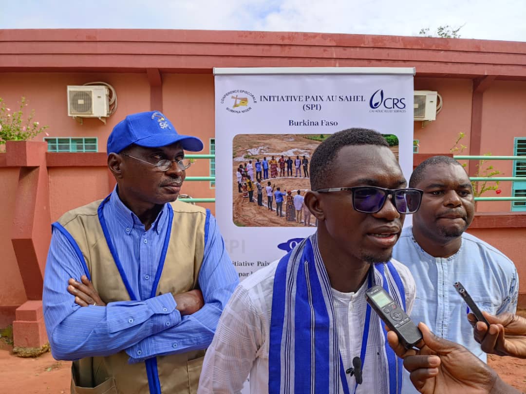 Herman59118394's tweet photo. @Sahel Peace Intiative (SPI)
@Commission Episcopale Justice et Paix du Burkina
@Peacebuilding
@Social cohesion
Dans le cadre des activités du SPI nous étions dans la regions des cascades pour le lancement d'un projet connecteur de communautés. https://t.co/3jTD61AAdd