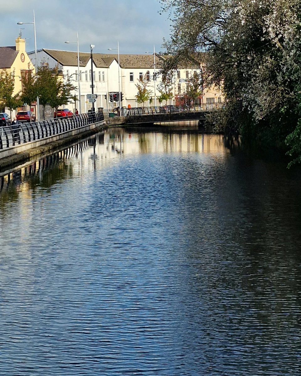 joemcneillphoto's tweet photo. Newry Canal looking tranquil in the morning sun 🌊🌞
#newry #newrycity #newrycanal #canal #buttercrane #buttercraneshoppingcentre #canalbridge #merchantsquay #tranquil #idylic https://t.co/ojHzPBp9vm
