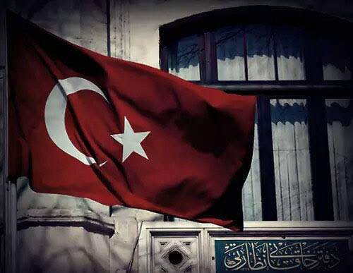 İstanbul Kağıthane’de uyuşturucu tacirlerine yönelik operasyonda çıkan çatışmada şehit olan Polis Memuru Hakan Telli’ye Allah’tan rahmet, ailesine ve yakınlarına sabırlar diliyorum.

Milletimizin başı sağ olsun. 🇹🇷