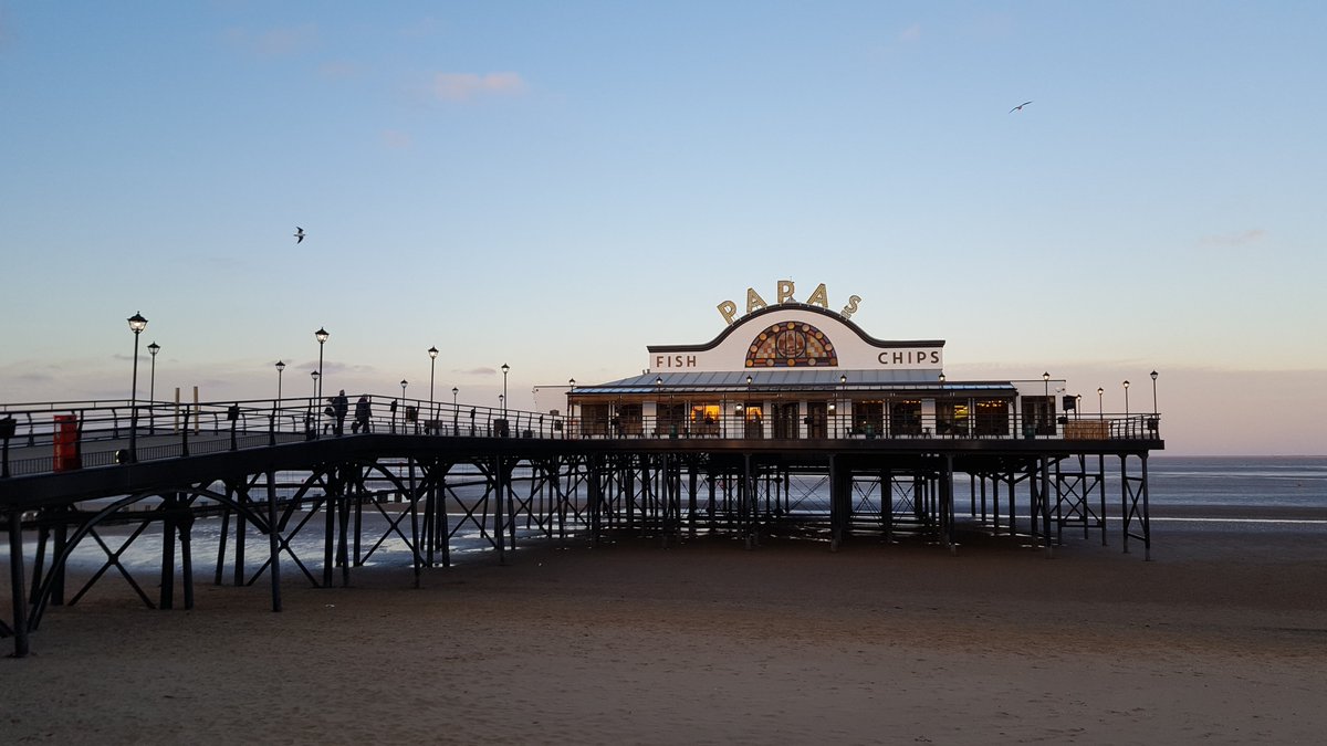 seaside_network's tweet photo. Is anyone planning to visit our nominated #BucketandSpadeList places over the #BankHoliday? Voting closes on *31 August* 👇https://t.co/mveLNWo8Mb
#Papasfishandchips #Cleethorpes #Nardinis #Largs #Volkselectricrailway #Brighton #SilcocksCarousel #Southport https://t.co/o2vGgz69yL