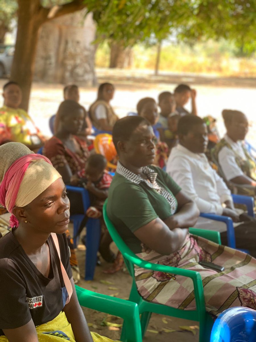 GJU_Malawi's tweet photo. @DCnkhotakota @MalawiUNICEF @MoGCDSW_Malawi @Emkalea @unwomenmalawi @UNMalawi @UNFPAMalawi @ngogcn @malawipolice @HumanRightsMW It's the last day for this round of legal clinics in Nkhotakota @DCNkhotakota. #TeamGJU is wrapping up at the second site in TA Kanyenda. We will continue working w/ District officials to support finalization of their sexual exploitation abuse &amp; harassment policy &amp; procedures. https://t.co/DSrV2dhzjG