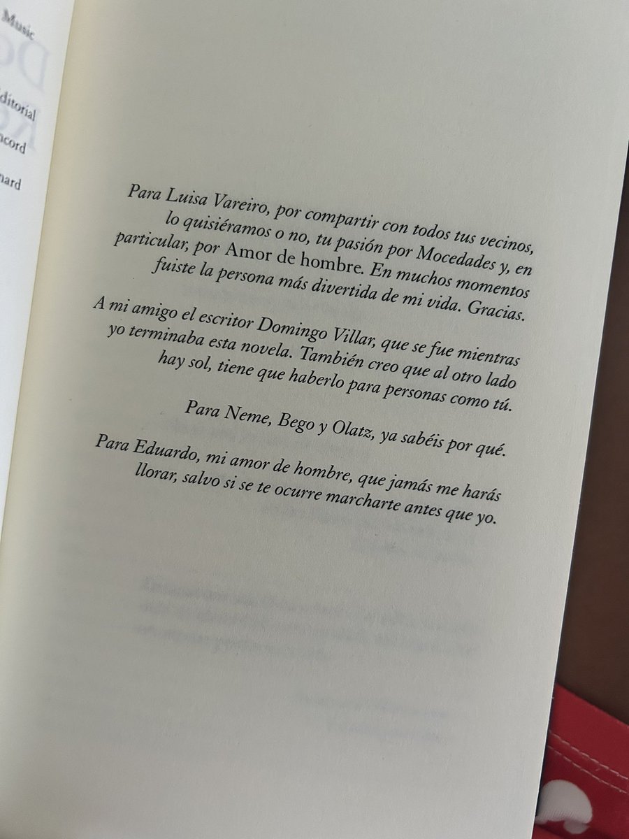 achimi15's tweet photo. mi momento favorito cuando empiezo un libro nuevo es leerme las dedicatorias

hoy traigo esta de Dolores Redondo

“jamás me harás llorar, salvo si se te ocurre marcharte antes que yo” 💔 https://t.co/RYKDOjtaKx