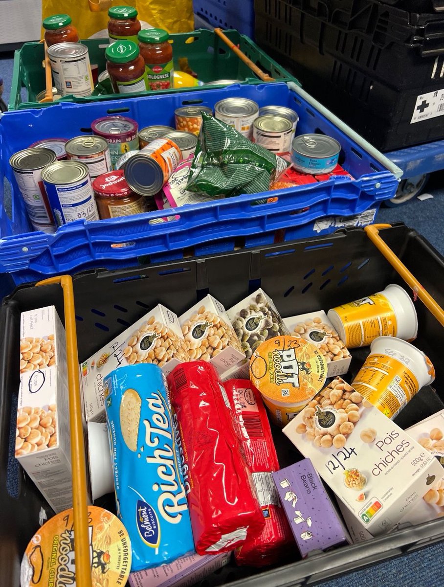 boxxe_UK's tweet photo. boxxers Kelsea &amp; Sam dedicated some of their community hours to Birmingham Central Foodbank &amp; The Trussell Trust, sorting donations &amp; packing essential food parcels. A huge thanks to Kelsea &amp; Sam for getting involved! #CommunityFirst #MakingTechHuman #WeCare. https://t.co/NLW7x0KVgS