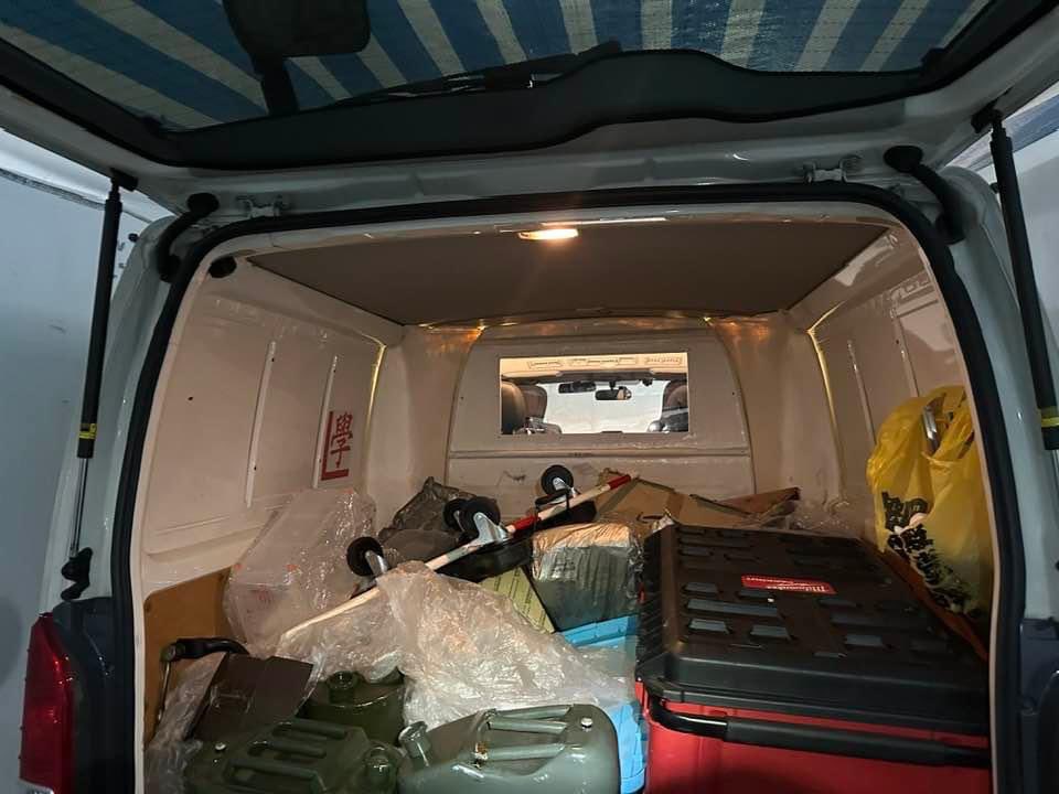 WahFung10's tweet photo. 教車師傅集團
連續5年都搵我裝車機車cam
多謝車隊支持
根據學車考車嘅需要
設置開關掣
#blackvue
DR750x plus 2ch
另有新款 DR770x 2ch
#hiace
#學車
#精工安裝
#apexdashcamhk
https://t.co/Gky9vddyHQ
另有 #mydean #iroad #thinkware
歡迎whatsapp 查詢 https://t.co/UX5hvA3cRw