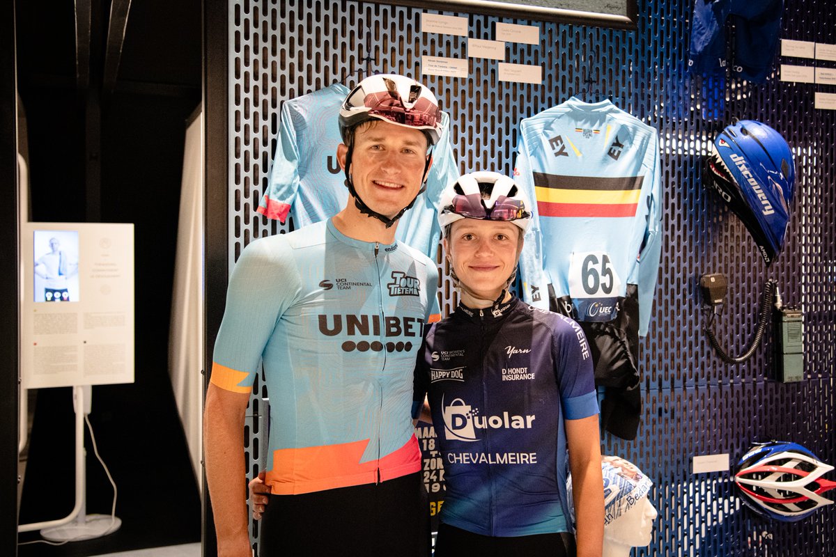 Deze week kregen we bezoek van <a href="/stockman_abram/">Abram Stockman</a> en Olha Kulynych. Beide renners schonken KOERS een gedragen wielertrui mét verhaal van hun ploegen <a href="/tourdetietema/">unibettietemarockets</a> en <a href="/ChevalmeireCT/">Duolar - Chevalmeire</a> . Mooie aanwinsten van een mooi wielerkoppel! #cyclinginflanders #kreizbreizh #tourdefeminin