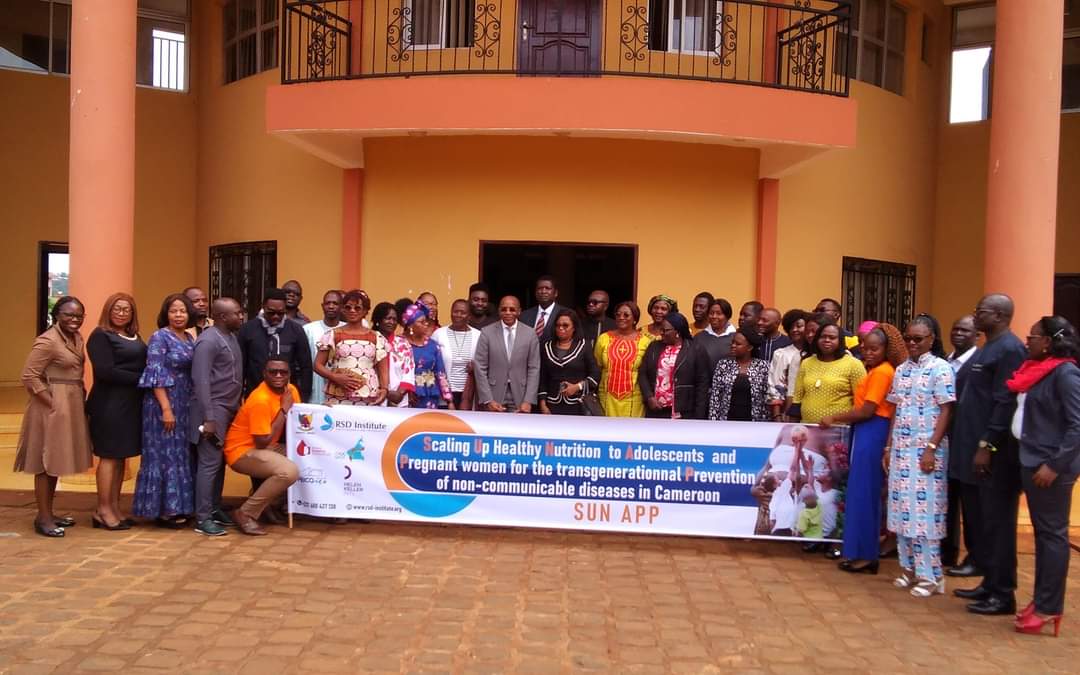 ESobngwi's tweet photo. Priviledged to work in #Bangangte with all 10-region School Health officers and sciences pedagogic inspectors on healthy adolescents' nutrition intervention cascade to tackle the triple burden of malnutrition. @WorldDiabetesF @InstituteRsd @AfricaCDC  @unicefcameroon  @EricNiat https://t.co/PGsOqyZRQs
