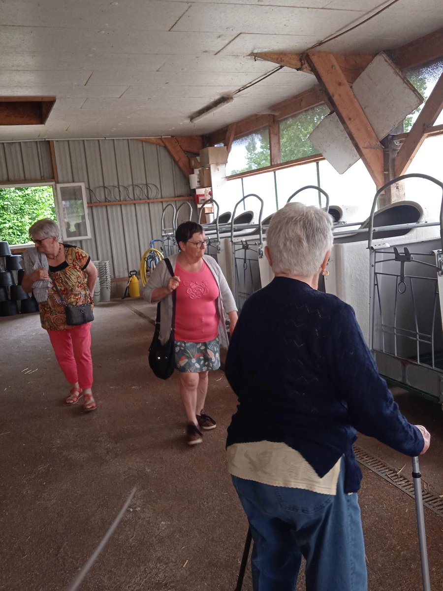 📷 Retour en photos sur la sortie du 27 juin avec les participants du projet "Je rêve de".

🍏 Ils se sont rendus au Manoir de Durcet au cœur du bocage ornais. Implantée sur la commune de Magny-le-désert, leur activité associe la production de lait &amp; la transformation cidricole.