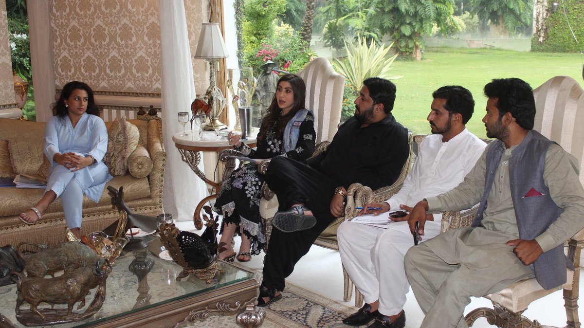 hinaparvezbutt's tweet photo. پی پی 153 سے مسلم لیگ ن کے UC Coordinators سے ملاقات۔۔الیکشن کی تیاریوں کے حوالے سے گفتگو #PP153 https://t.co/cjpcknymfX