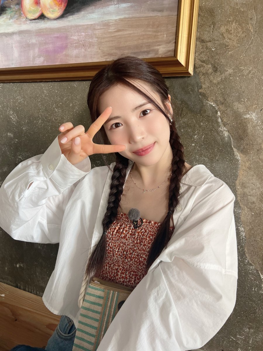 NiziU__official's tweet photo. ／
8/25(金) 20:00〜
NiziU Official YouTubeにて
「NiziU's Summer Vacation」第8話を配信中📲
＼

🏝️NiziU's Summer Vacation EP8
🔗https://t.co/0n5EmXD0rw

#NiziU #ニジュー #니쥬 #WithU 
#NiziUs_Summer_Vacation 
#サイパン旅行 #マリアナケーション
@mymarianas_mva https://t.co/LvJA3Mu473