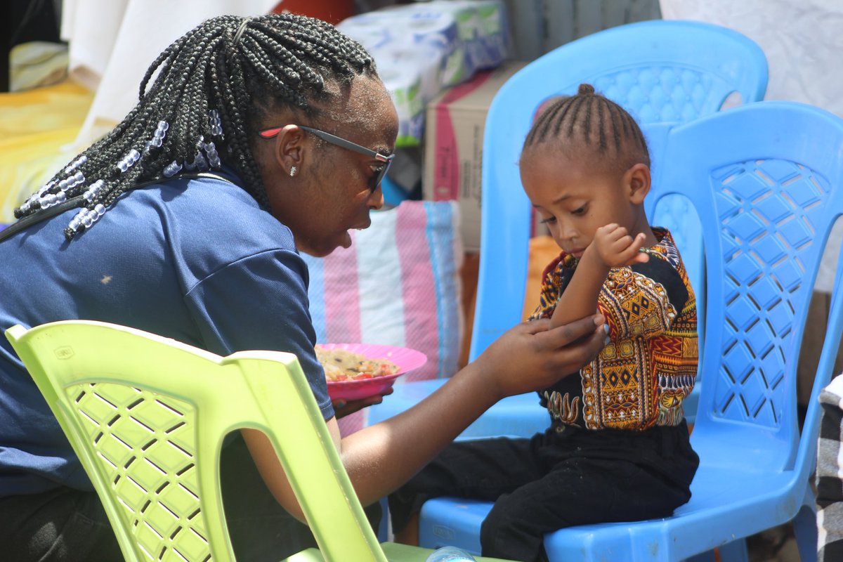 HeartsRaising's tweet image. 👩‍⚕️ Heartfelt moments during our visit to a children&apos;s home recently. Witnessed a caring lady tending to a little one&apos;s hurt arm, reminding us of the importance of compassion and support. Every small gesture counts in brightening these young lives. 💕🏠 #CaringForKids #EmbraceHope