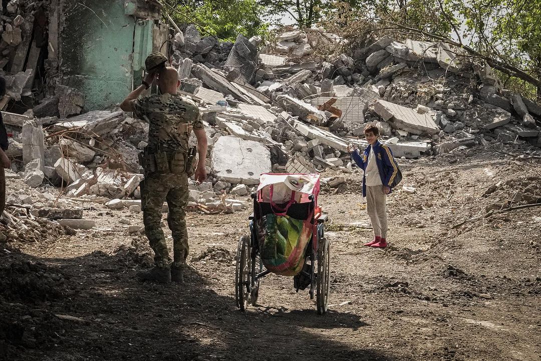 ZelenskyyUa's tweet photo. We remember what the Ukrainian people went through. We can see the threats. We are fighting the enemy. And we know what we are capable of. We are capable of winning. And we shall prevail. https://t.co/U1RfYKNDUH