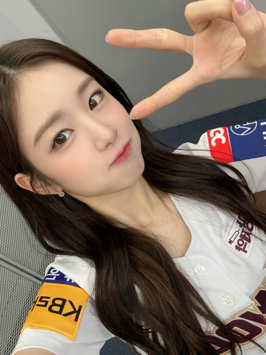 WOOAH_HM's tweet photo. [#우연]
언제 봐도 와우는 내 행복이자 선물이야💓

#wooah #우아 #WOOYEON https://t.co/Qr4ZL4fwR0