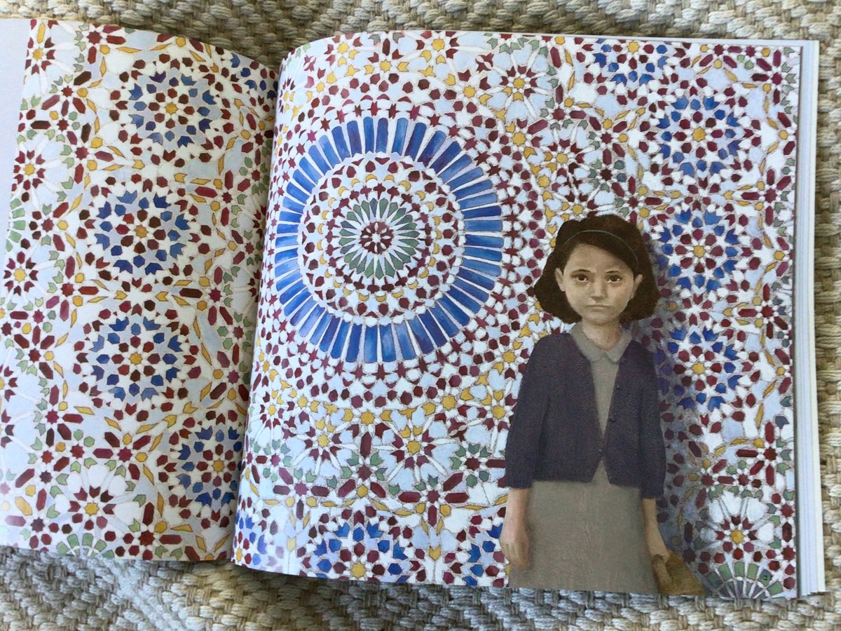 Having recently enjoyed #SafiyyahsWar @HibaNoorKhan1 I bought #TheGrandMosqueOfParis - a beautiful picture book created by Karen Gray Ruelle & Deborah Durland Desaix, which is a nonfiction account of a little-known story of the Holocaust & interfaith relations. @HolidayHouseBks