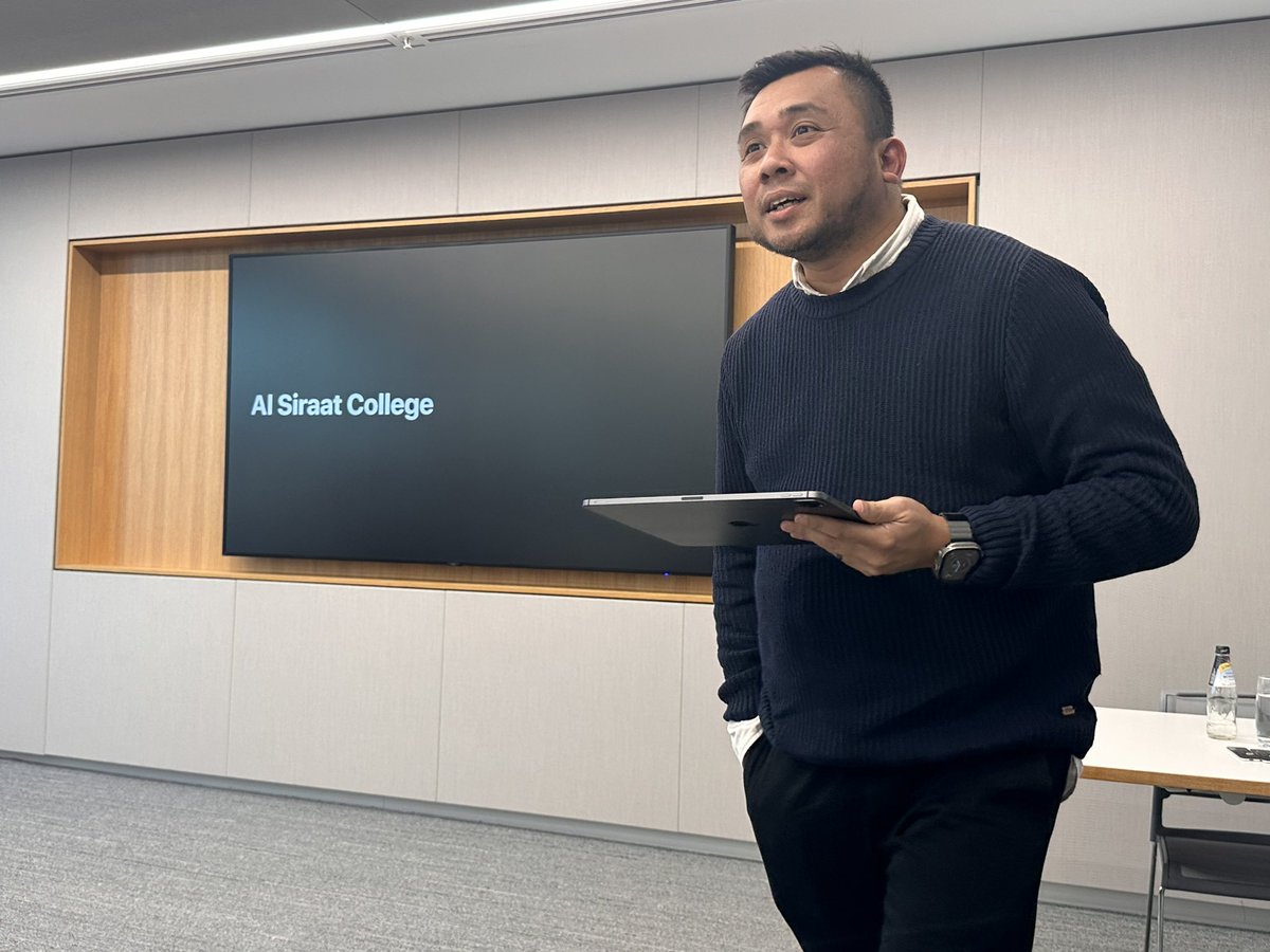 suffian_amin's tweet photo. Delighted to have had the honour of sharing Al Siraat College's tech journey at the Apple Education Community event. A truly inspiring evening, connecting with fellow educators and sharing invaluable experiences. Big shoutout to the Apple Education ANZ team for the invite! https://t.co/CUnDye9koi