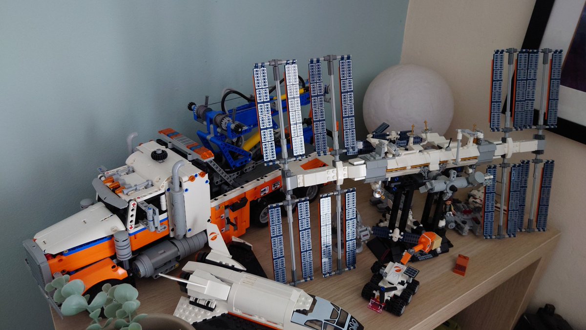 Jimmy77uk's tweet photo. @joshparamedic We all love lego! https://t.co/9bbrpMACNr