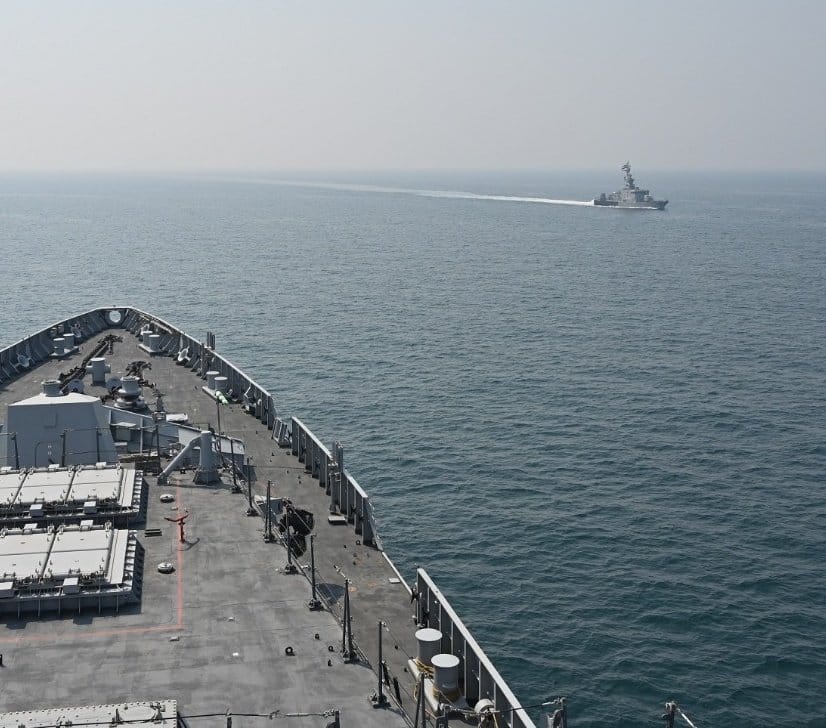 NewsIADN's tweet photo. INS Visakhapatnam🇮🇳 conducted a Maritime Partnership Exercise with #KuwaitNavy🇰🇼 involving manoeuvres & communication drills.
#IADN https://t.co/MtIKlJw0gw