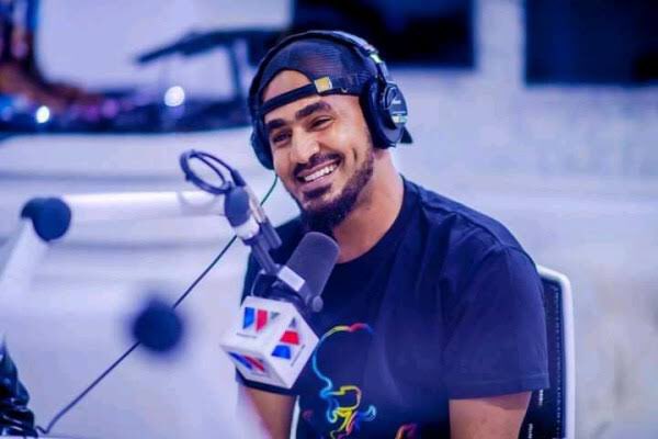 fidelChristophe's tweet photo. Maoni yangu juu ya Distract ya @KaligraphJones kwa rappers wa Tz
Binafsi nikiambiwa nichague rappers watatu Bongo wanaoweza kumjibu #kaligraphjones
1.@Wakazi
2.cholobrighter
3.@mex_tz
These are my favorite rappers kwenye industry ya Rap game https://t.co/iy17QAYhwV