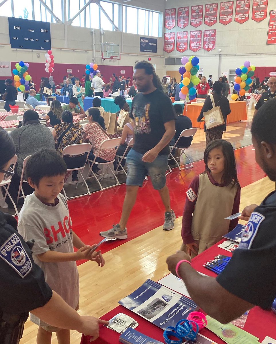 BHCCPD's tweet photo. Just a few snaps from Student Convocation last night. So excited for the Fall semester to kick off! #student #studentconvocation #communitypolicing #bhcc #bhccpd https://t.co/vin4Q6ONPp