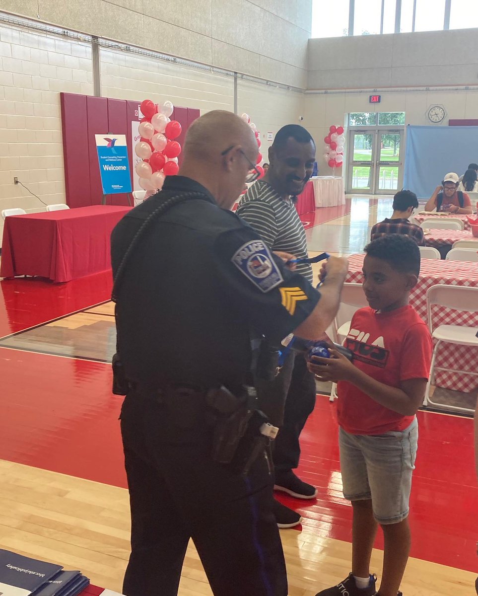 BHCCPD's tweet photo. Just a few snaps from Student Convocation last night. So excited for the Fall semester to kick off! #student #studentconvocation #communitypolicing #bhcc #bhccpd https://t.co/vin4Q6ONPp
