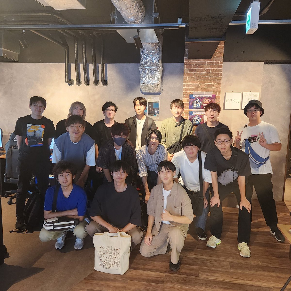 e_sportscafeLIG's tweet photo. 本日はメインホールにて神奈川工科大学のKAIT eSports様 @KAIT_eSp が部活のオフ会を開催しました❗️

皆さんVALORANTで盛り上がりを見せていました🔥
e-sportscafe LIGでは学生活動や企業交流なども応援しております、お気軽にお問い合わせください！

#VALORANT https://t.co/xbvwNHK4NQ