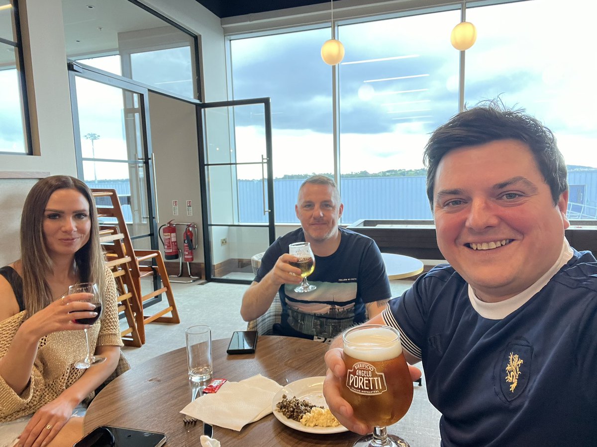 ITHCharlieD's tweet image. Buzzing for today, Edi-Ibz @johnsummit @MarcKinchen @CalvinHarris then @ariellefree &amp;amp; @davidguetta 🕺🏻🕺🏻💃🏻#Ibiza #IbizaHereWeCome