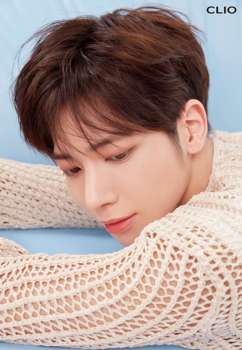 ParaguayTaehyun's tweet photo. 📸 | IMAGENES 

Taehyun para @official_CLIO 💖✨️

#태현 #TAEHYUN #4thGenGoldenBoy #TOMORROW_X_TOGETHER #투모로우바이투게더 @TXT_members @TXT_bighit

-🐿 https://t.co/sEey0a71su