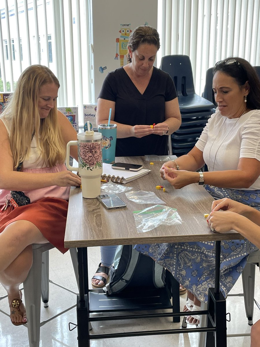 MsTumiSTEMSaavy's tweet photo. It’s always inspiring to see a group of passionate teachers working together for the betterment of their students and schools. Region 3 STEM Initiative meeting was a success! Thank you @ClarkElemTampa for hosting! https://t.co/OHgDhnAmRv