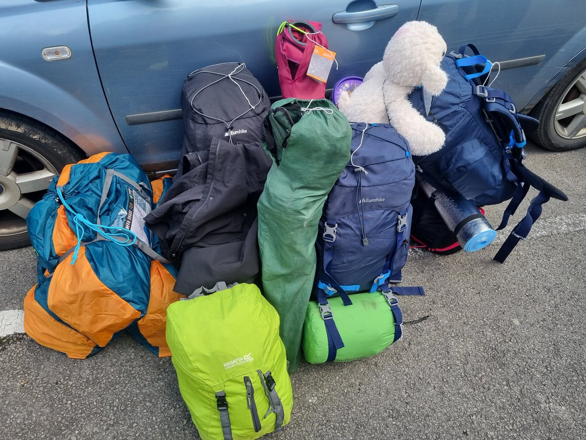 GGCaernarfonsh's tweet photo. Guides, Rangers and Volunteers from across Caernarfonshire are travelling to @WaddowHall for Wellies &amp; Wristbands for a weekend of adventure and festival fun. The bags are packed and they're now waiting for the coach!🚌 https://t.co/ywWGRmrPBL
