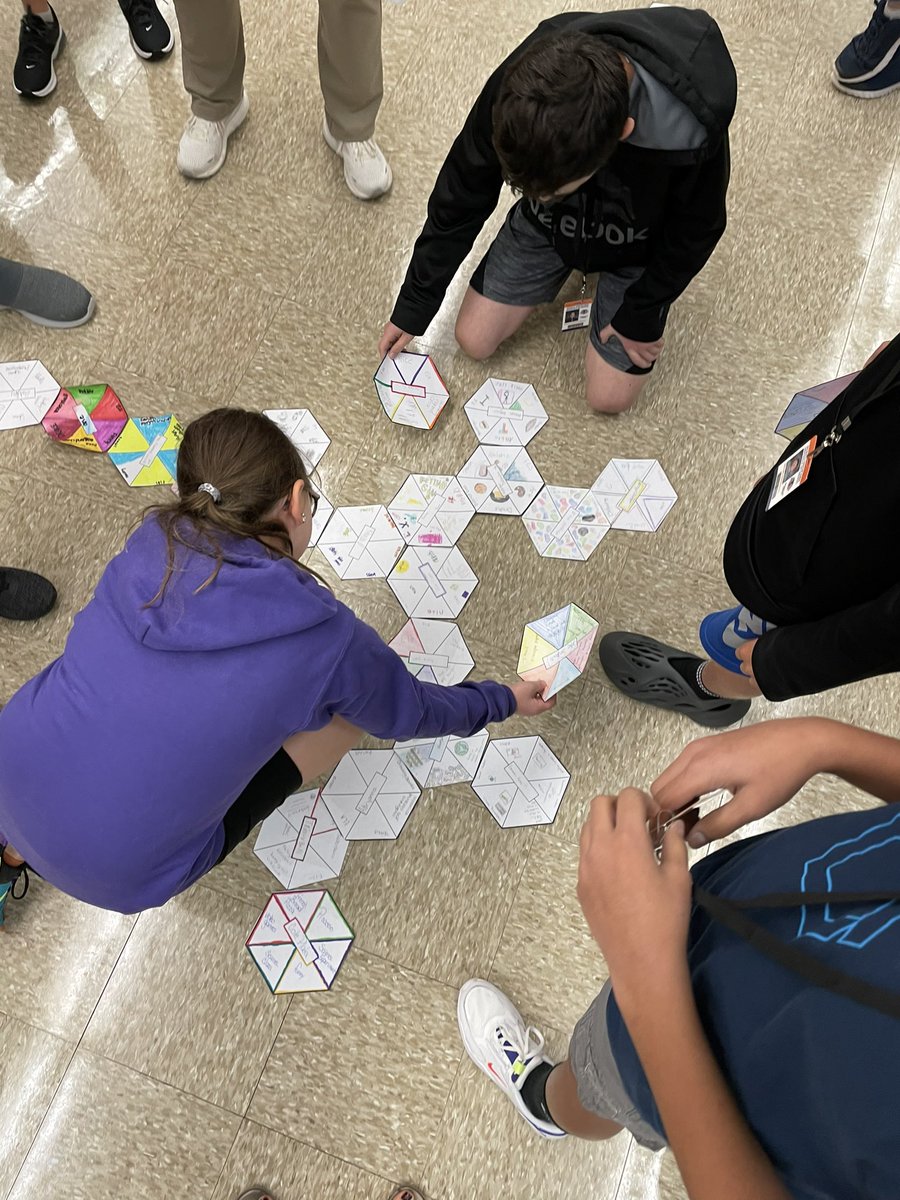 Mrs. C. Thompson tweet media