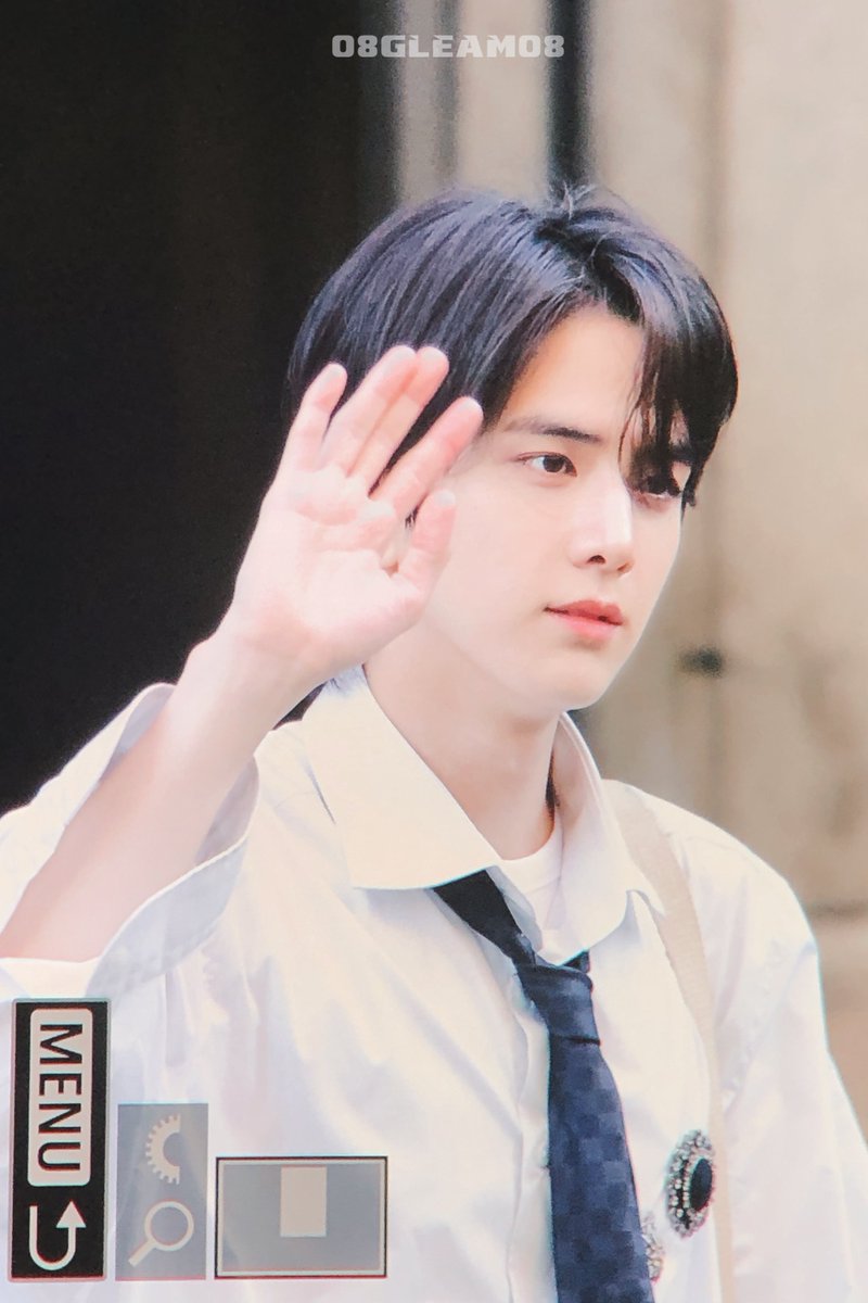 08GLEAM08's tweet photo. 230825뮤직뱅크 퇴근

#더보이즈 #영훈 
#THEBOYZ #YOUNGHOON https://t.co/EsgP61atZQ