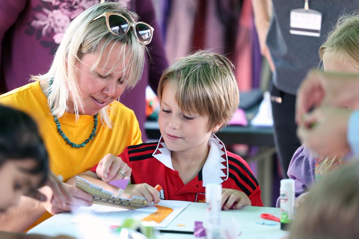 The fabulous Kate Mercer is @NewportShip today helping families to make ship inspired artwork! Come along and find out how we’re putting one of the world’s biggest 3D jigsaw puzzles back together with @FONSNewportship .activities running until 3pm and site open until 4pm