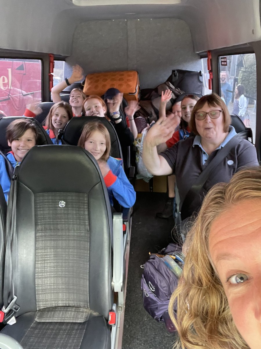 GGTonNorth's tweet photo. Wellies and Wristbands here we come!! #welliesandwristbands #girlguiding #haveadventures @GGKentWeald @Girlguiding @Guiding_LaSER @LinSandys 🙌💙🎉 https://t.co/oGrZZUPXMn