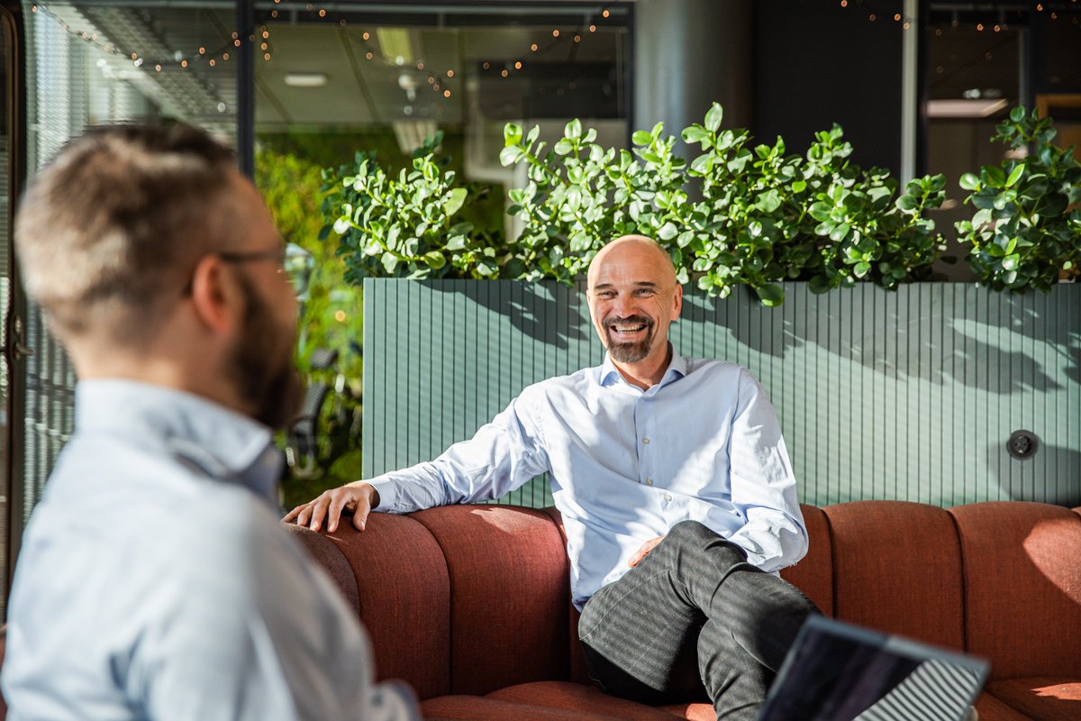 Gofore on kolmanneksi hyvämaineisin pörssiyhtiö 💎

@mikaelnylund: 'Olemme erittäin iloisia ja ylpeitä sijoituksestamme ja noususta mainetutkimuksen kärkikolmikkoon.'

Onnea myös @KONECorporation ja @Ponsse!

Lue lisää: hubs.ly/Q020d9vT0

#GoforeIR #luottamusmaine