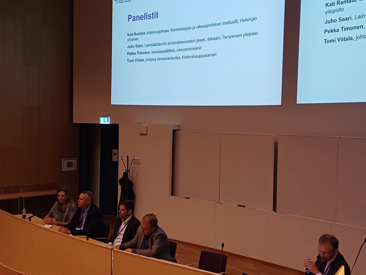 Jukka Viljanen (@viljanenjukka) on Twitter photo Nyt #oikeustieteenpäivät2023 @TampereUni päätössessio paneelissa oikeustieteellisen tutkimuksen vaikuttavuudesta keskustelemassa <a href="/SaariJuho/">Juho Saari</a> <a href="/TomiJViitala/">Tomi Viitala</a> <a href="/Ka_Rantala/">Kati Rantala</a> & Pekka Timonen <a href="/oikeusmin/">Oikeusministeriö</a> pj professori Pekka Nykänen <a href="/MAB_TampereUni/">Johtamisen ja talouden tiedekunta</a> Nyt #oikeustieteenpäivät2023 @TampereUni päätössessio paneelissa oikeustieteellisen tutkimuksen vaikuttavuudesta keskustelemassa <a href="/SaariJuho/">Juho Saari</a> <a href="/TomiJViitala/">Tomi Viitala</a> <a href="/Ka_Rantala/">Kati Rantala</a> & Pekka Timonen <a href="/oikeusmin/">Oikeusministeriö</a> pj professori Pekka Nykänen <a href="/MAB_TampereUni/">Johtamisen ja talouden tiedekunta</a>