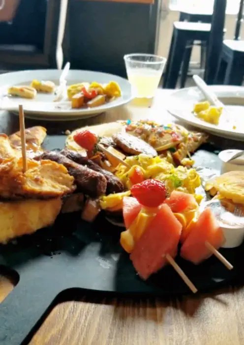 Fair warning: The brunchboards at #SistrunkMarketplace  have been known to make people lose control 🙃
Grab some this weekend! 🍳🥂😋

#foodanddrinks #drinks #cocktails #food #foodie #foodlover #foodphotography #music #liveyourlife #baciodivinofidenza #baciodivinofoodanddrinks