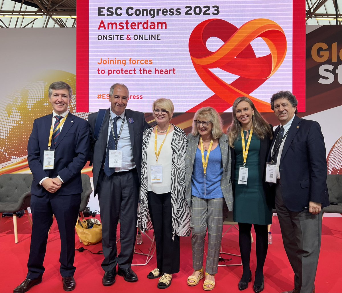 Cierre de la sesión conjunta @SIAC_cardio @escardio en el #ESC2023. Nuestro continente excelentemente representado con @clara_clarais @adribaran @asosaliprandi ♥️♥️