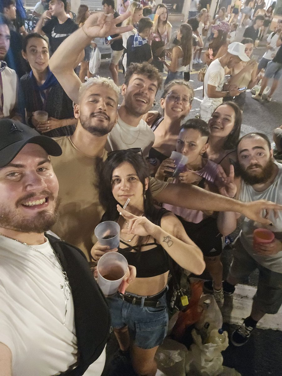 RisJonz's tweet photo. Los quiero mucho tío 🩵 https://t.co/TGOZFFaFsA