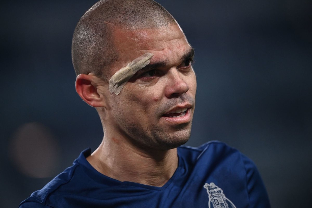 GOATAVIO's tweet photo. [THREAD]

Pourquoi la carrière de Pepe est l’une des plus belle carrière de l’histoire du football 🇵🇹 https://t.co/4AJQZWUQvA