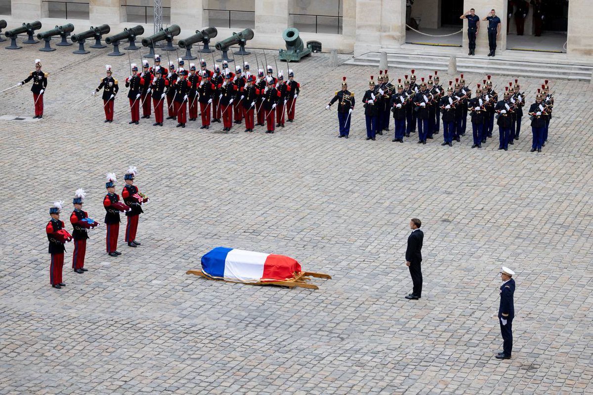 Elisabeth_Borne's tweet photo. En hommage au Général Jean-Louis Georgelin, grand serviteur de l’État. https://t.co/PYw76P6dlU
